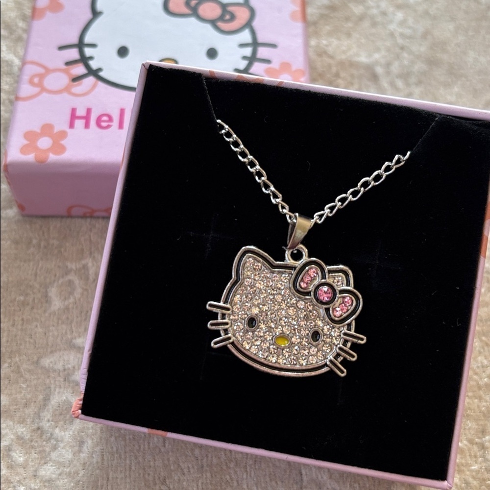 Brand New Hello Kitty Silver Tone Chain Cubic Zirconia Crystal Pendant Necklace